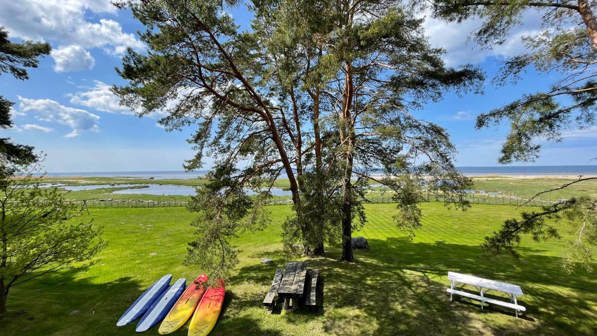 Kosmonautika Puhkekeskus Hotel Kabli Exterior photo